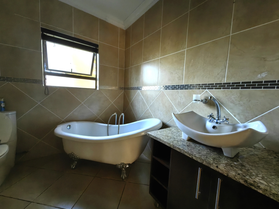 Commercial Property for Sale in Waterglen A H North West